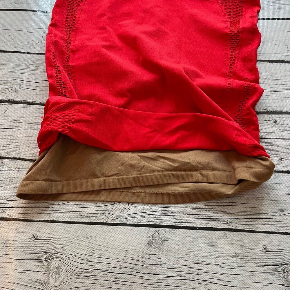 Akeelah Seamless G Red Dress by Guess - Picture 5 of 8